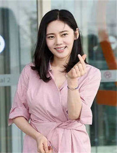 白嫩的女同事23p